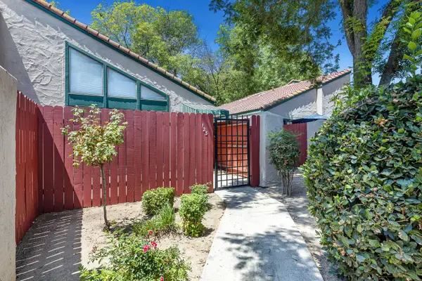 5965 E Shields Avenue #123, Fresno, CA 93727