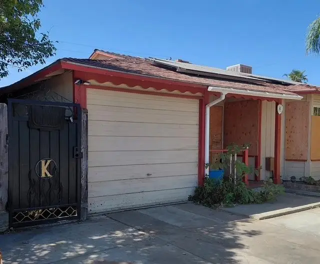 713 W Terrace Ave, Fresno, CA 93705 - #2