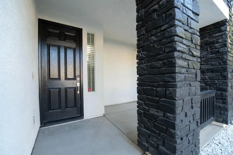 3172 N Hornet Avenue, Fresno, CA 93737 - #2