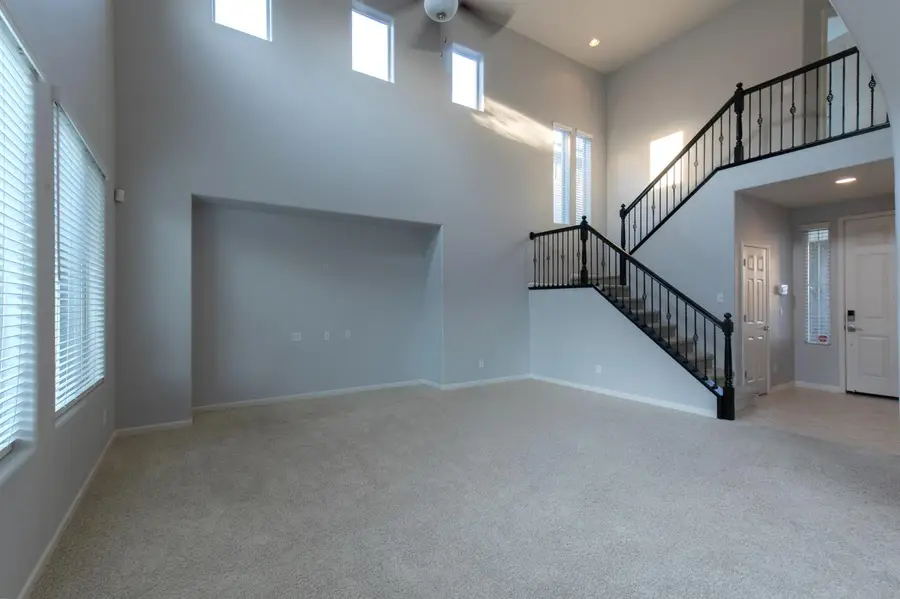 3172 N Hornet Avenue, Fresno, CA 93737 - #3