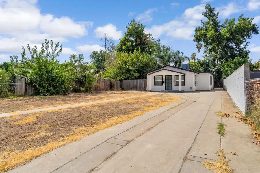 214 E Pine Avenue, Fresno, CA 93728 - #3