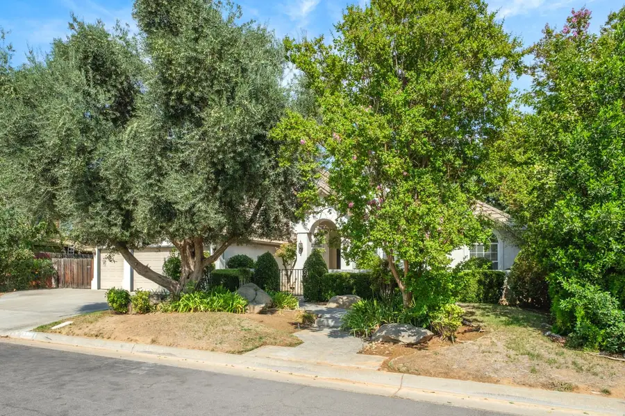 6572 N Selland Avenue, Fresno, CA 93711 - #2