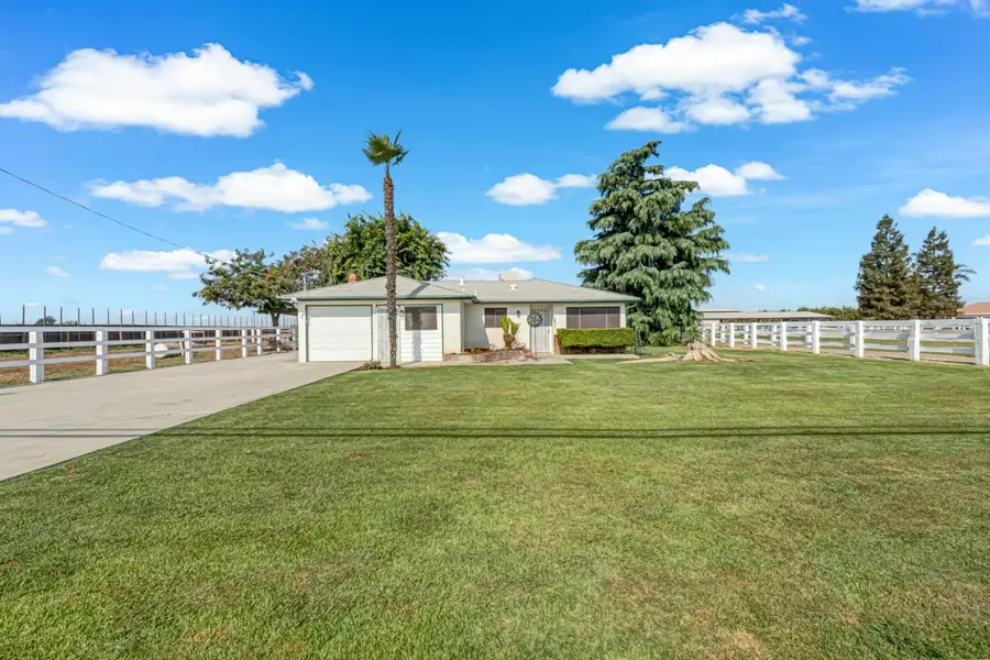 4621 S Walnut Avenue, Fresno, CA 93706 - #3
