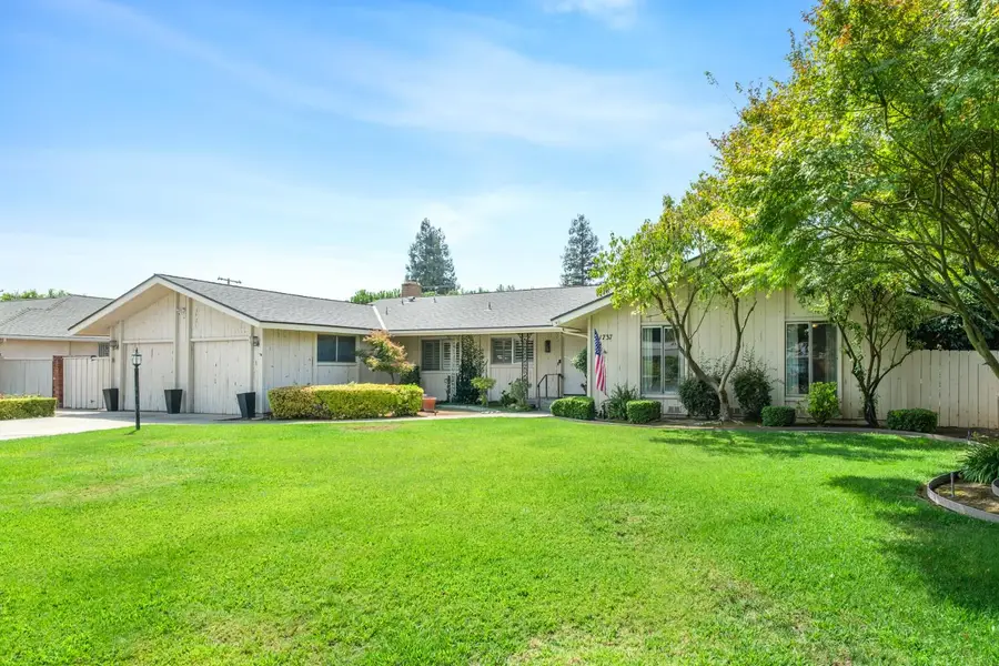 1737 W Roberts Avenue, Fresno, CA 93711 - #2