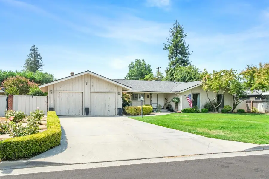 1737 W Roberts Avenue, Fresno, CA 93711 - #3