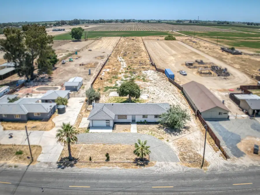 17189 Iona Avenue, Lemoore, CA 93245 - #2