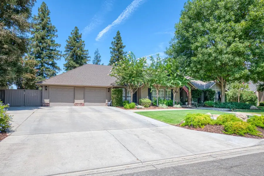 3738 W Minarets Avenue, Fresno, CA 93711 - #3