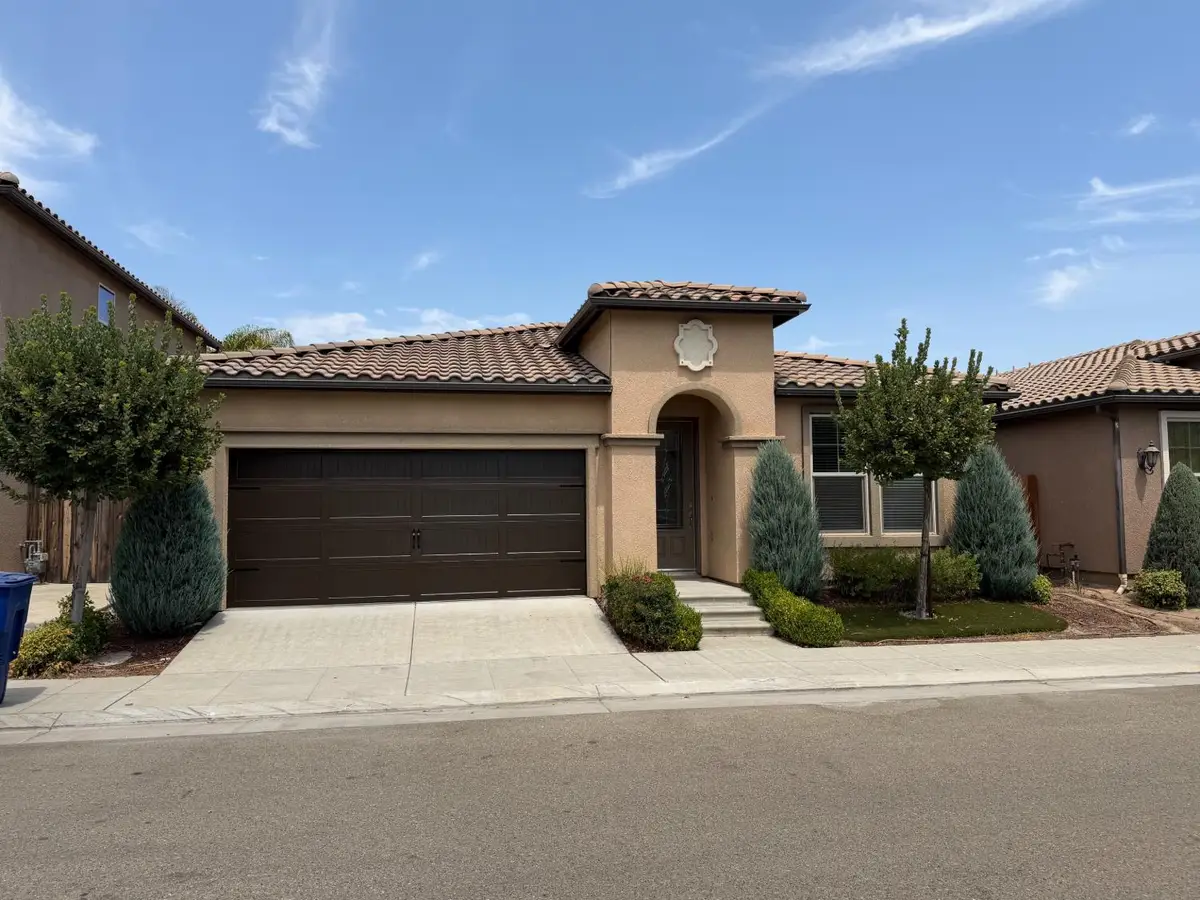 1820 E Bella Senterio Avenue, Fresno, CA 93730 - #1