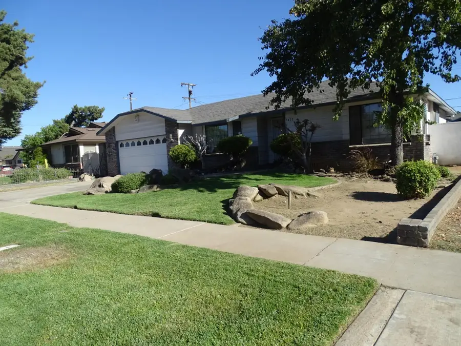 1425 Flint Way, Fresno, CA 93705 - #3
