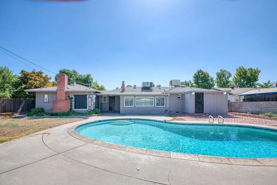2995 E Buckingham Way, Fresno, CA 93726 - #3