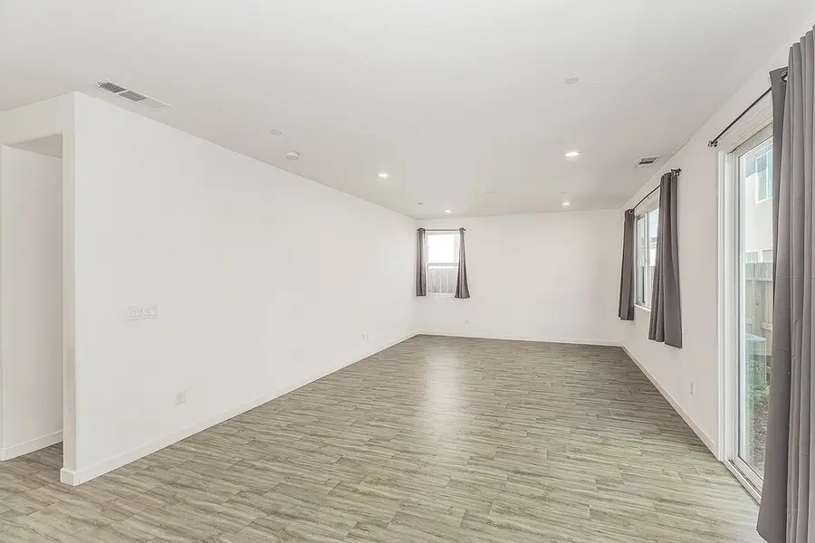2844 N Vahe, Fresno, CA 93737 - #3