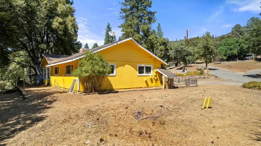 51711 S Ponderosa Way, Oakhurst, CA 93644 - #2