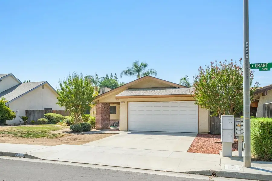 5822 E Grant Avenue, Fresno, CA 93727 - #3