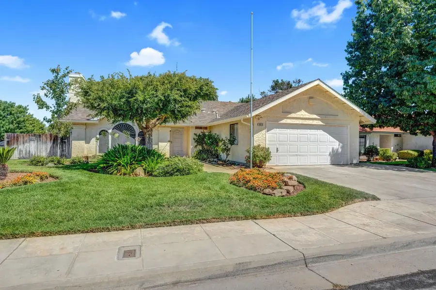 689 N Stanford Avenue, Clovis, CA 93611 - #3