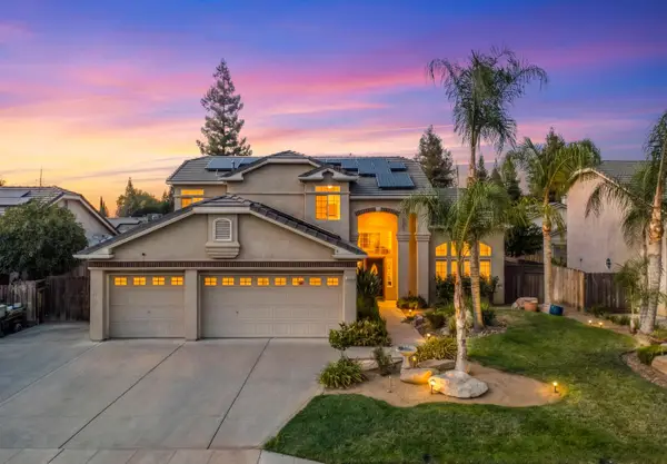 2433 Twain Avenue, Clovis, CA 93611