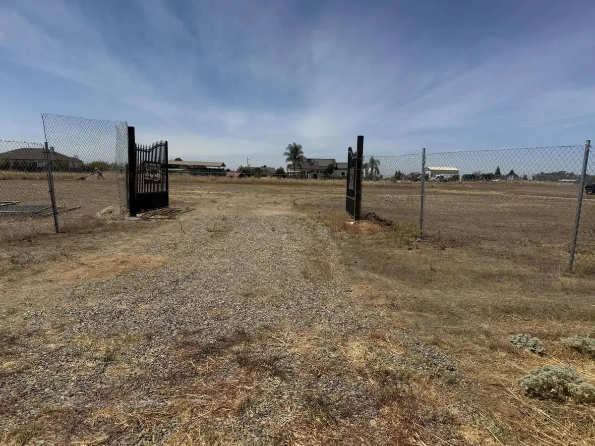 21196 Lomita, Madera, CA 93638 - #1