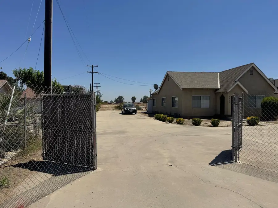 5528 S Elm Avenue, Fresno, CA 93706 - #2