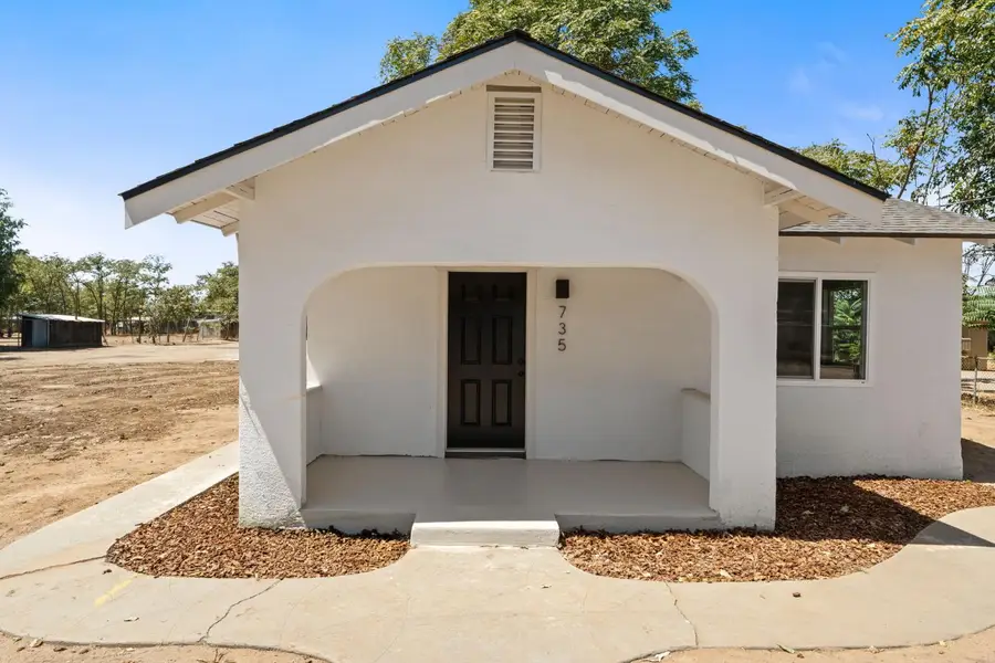 735 N Hughes Avenue, Fresno, CA 93728 - #3