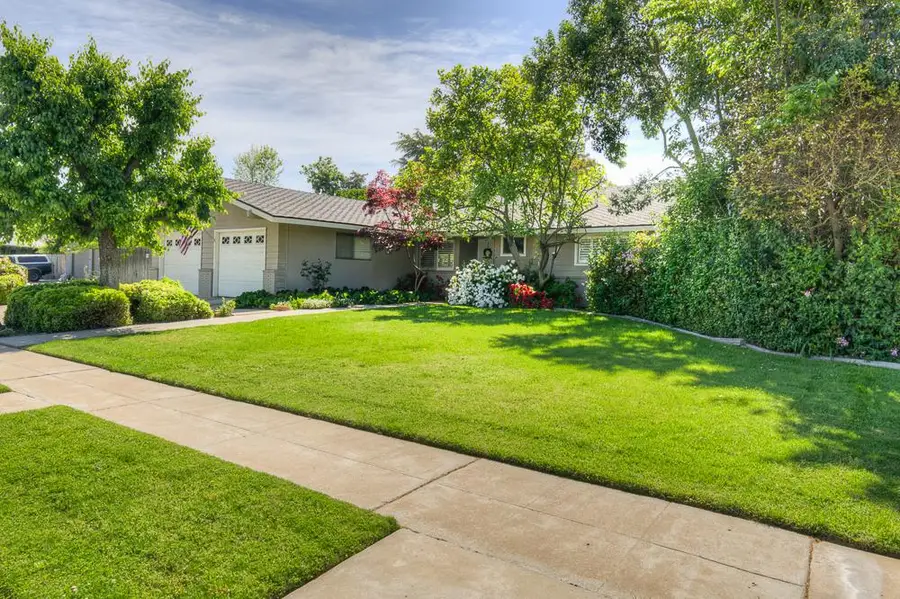 1059 W Stuart Avenue, Fresno, CA 93711 - #3