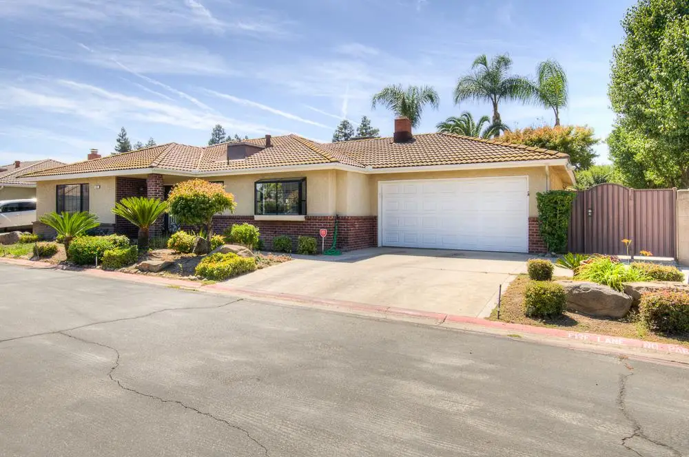 825 E Fallbrook Avenue, Fresno, CA 93720 - #1