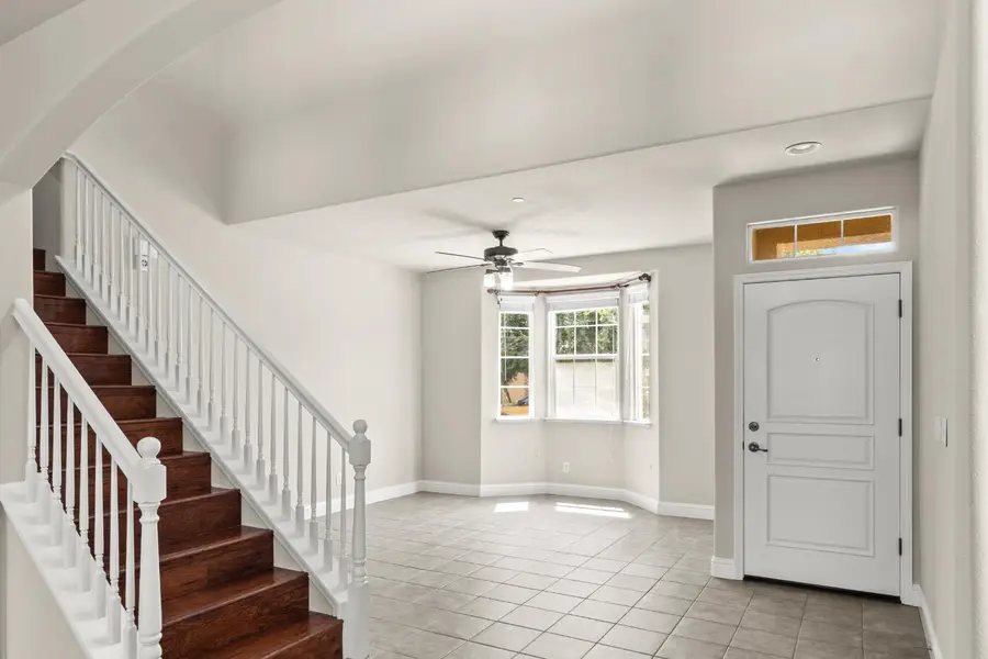5284 W King Fisher Lane, Fresno, CA 93722 - #3