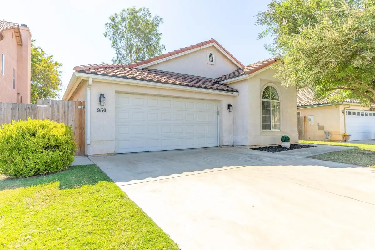 950 Laguna Drive, Lemoore, CA 93245 - #1