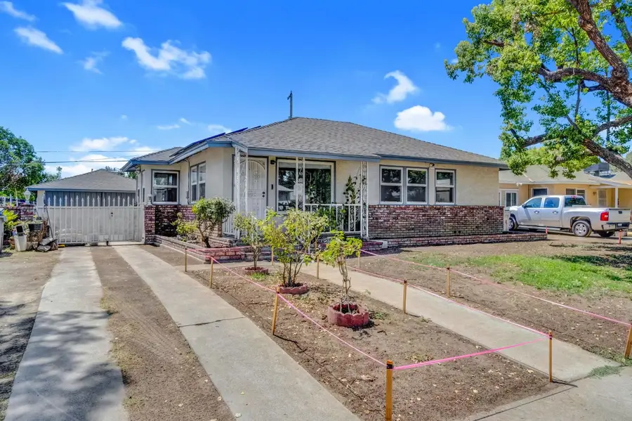4002 Kenmore Drive N, Fresno, CA 93703 - #2
