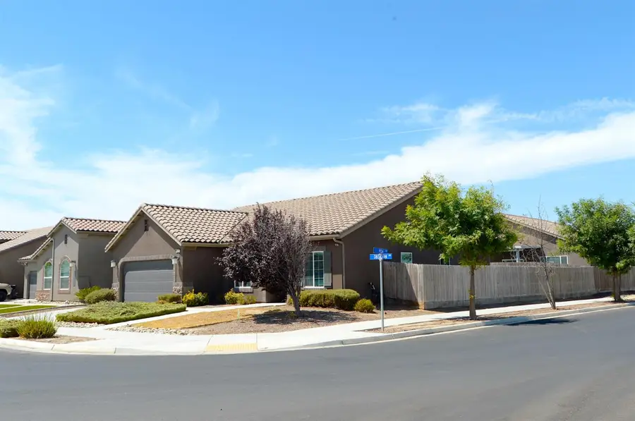 1179 Obsidian Avenue, Lemoore, CA 93245 - #3
