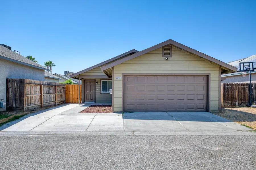 1938 Evergreen Dr, Corcoran, CA 93212 - #2
