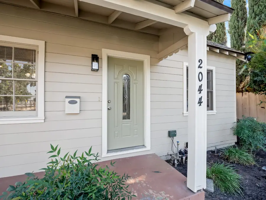 2044 E Sierra Madre Avenue, Fresno, CA 93726 - #2
