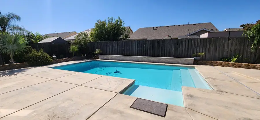 6617 E Lowe Avenue, Fresno, CA 93727 - #3