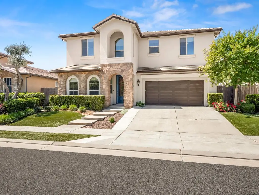 1229 E Via Roma Drive, Fresno, CA 93730 - #1