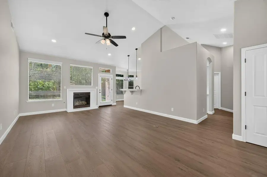 1039 E Hogan Avenue, Fresno, CA 93730 - #3