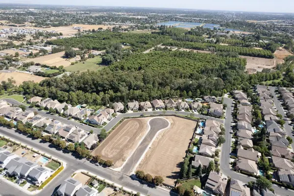 1782 N Preuss Avenue, Clovis, CA 93619