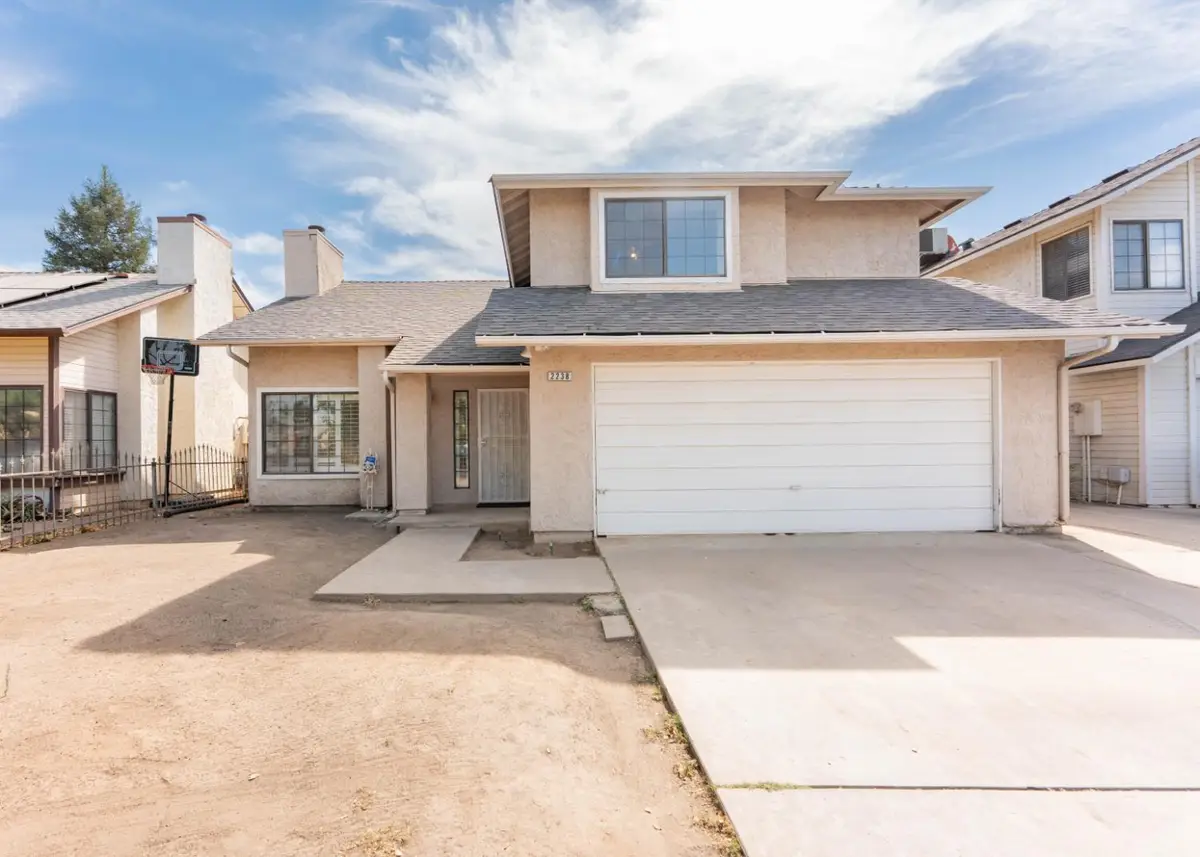 2238 N Carol Avenue, Fresno, CA 93722 - #1