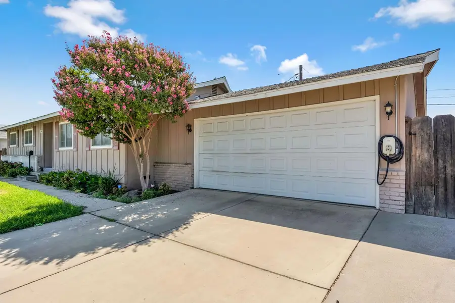 524 Rall Avenue, Clovis, CA 93612 - #3