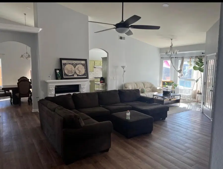 2203 E Goshen Avenue, Fresno, CA 93720 - #3
