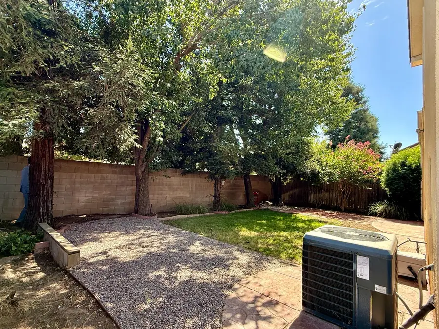 1940 Lawrence Avenue, Clovis, CA 93611 - #3