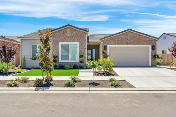 1236 Windmill Avenue, Clovis, CA 93619