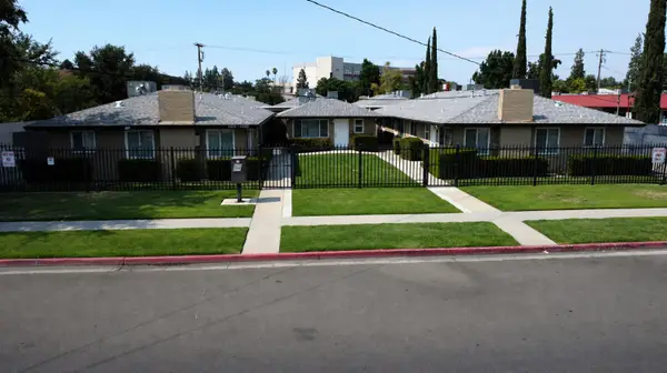 2337 E Shaw Avenue, Fresno, CA 93710