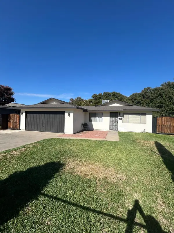 353 Holly Street, Woodlake, CA 93286