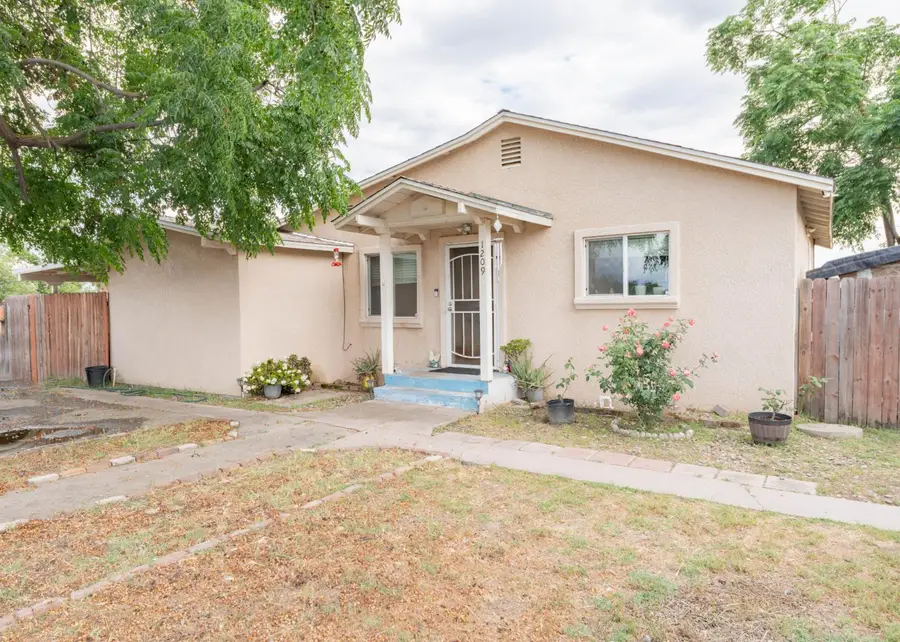 1209 W 6th Street, Hanford, CA 93230 - #3