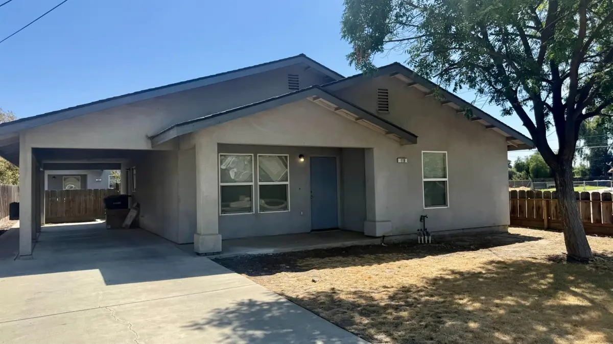 119 W 2nd Street, Hanford, CA 93230 - #1
