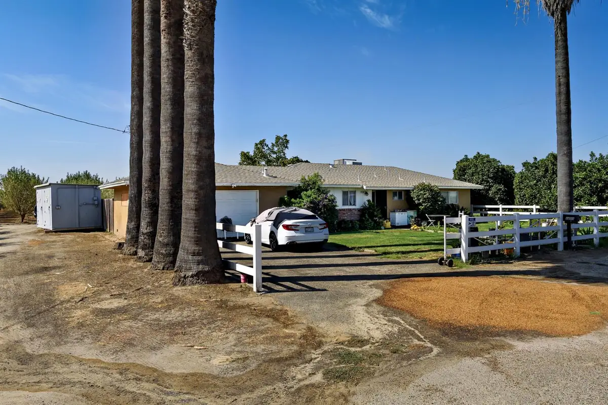 1499 E Manning Avenue, Fresno, CA 93725 - #1