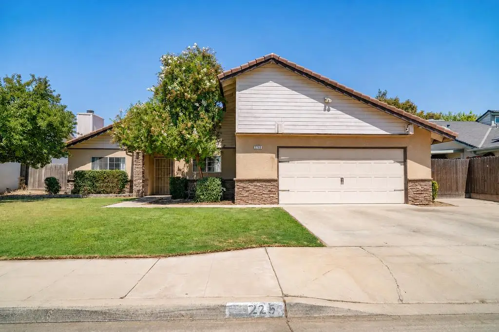 2253 Menlo Avenue, Clovis, CA 93611 - #1