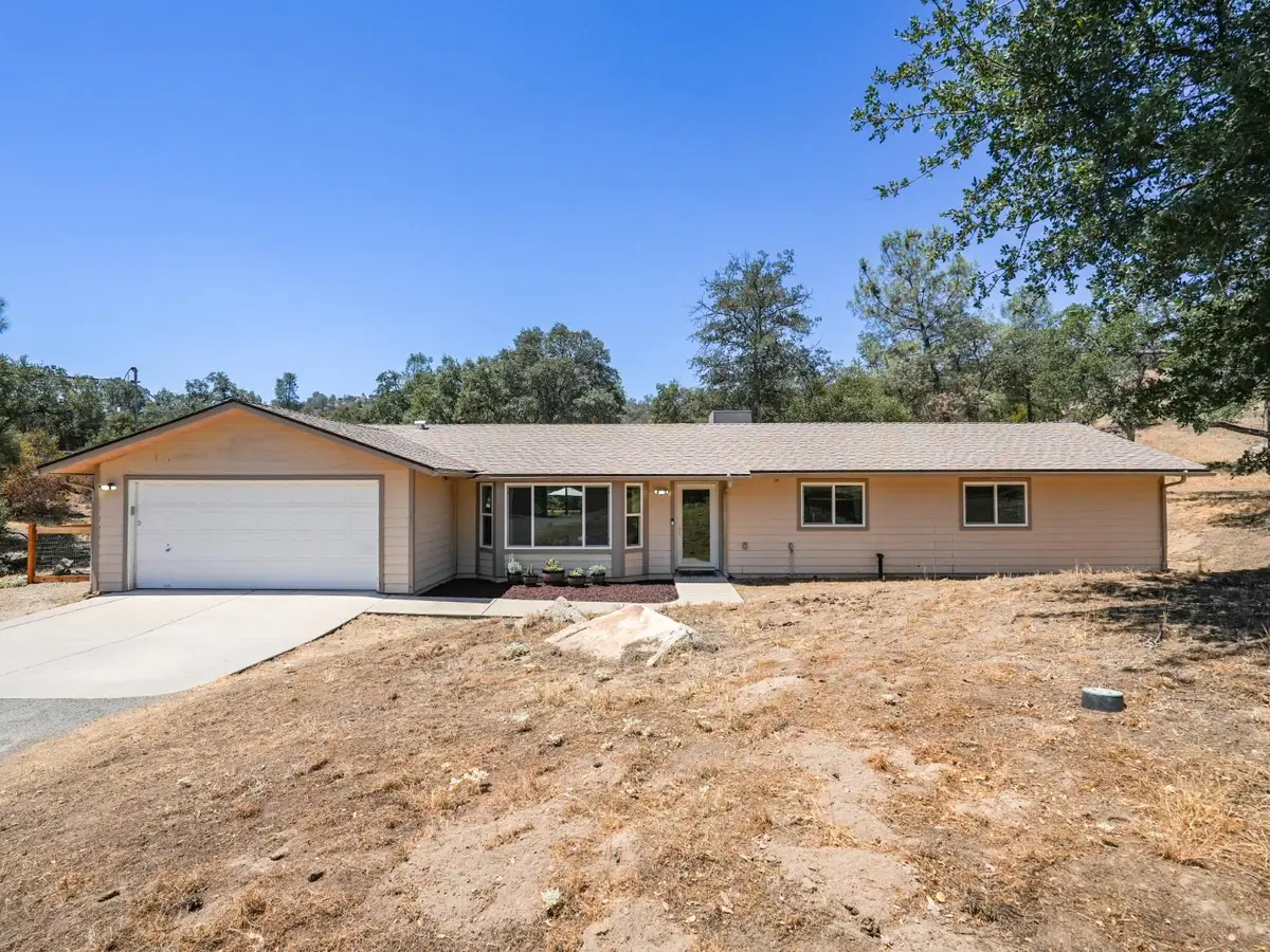 30212 N Dome Dr, Coarsegold, CA 93614 - #1