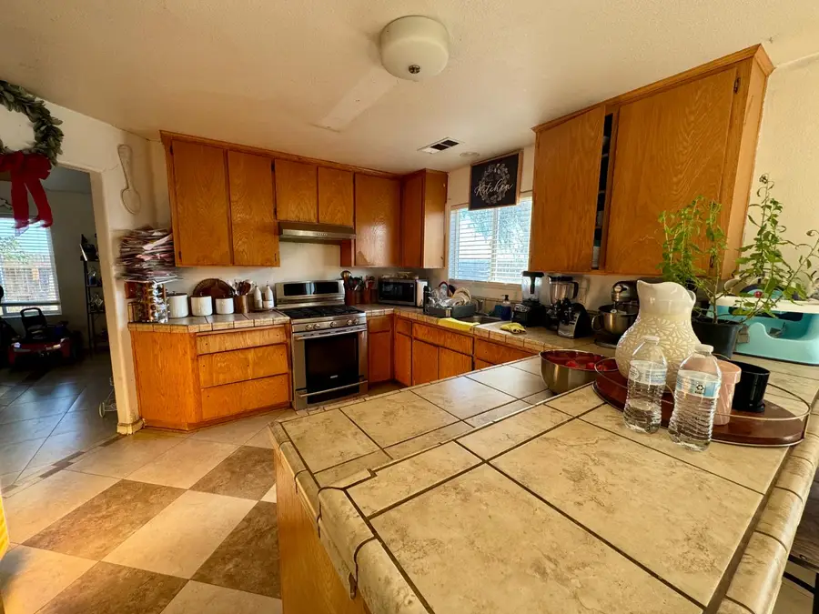 8304 2nd Street, San Joaquin, CA 93660 - #2