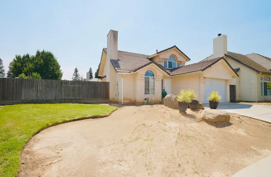 1565 E Lester Avenue, Fresno, CA 93720 - #3