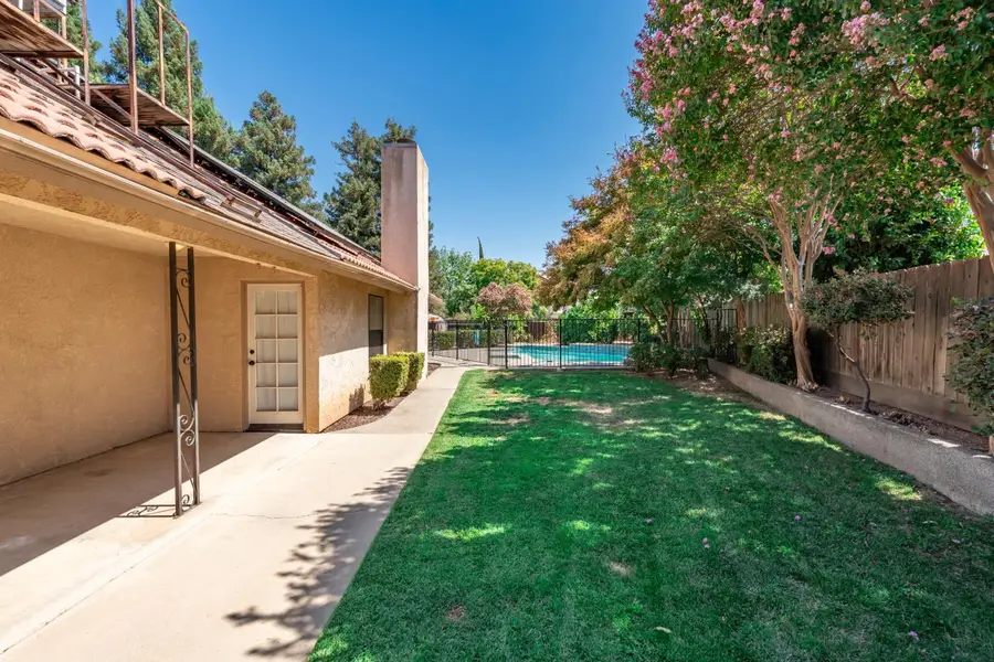 1689 E Pryor Drive, Fresno, CA 93720 - #3