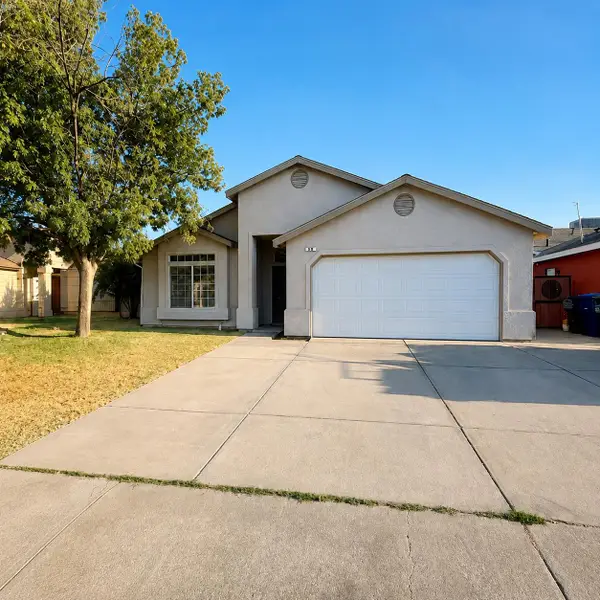 857 Isaac Newton Dr, Hanford, CA 93230